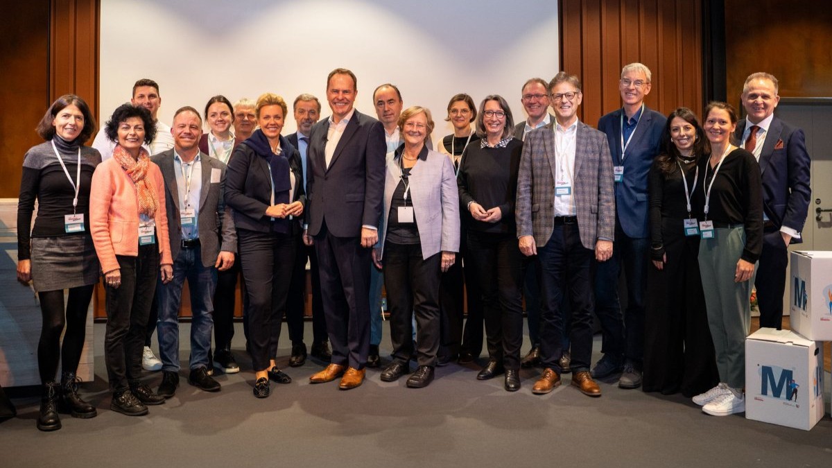 Gruppenfoto bei der Feierstunde